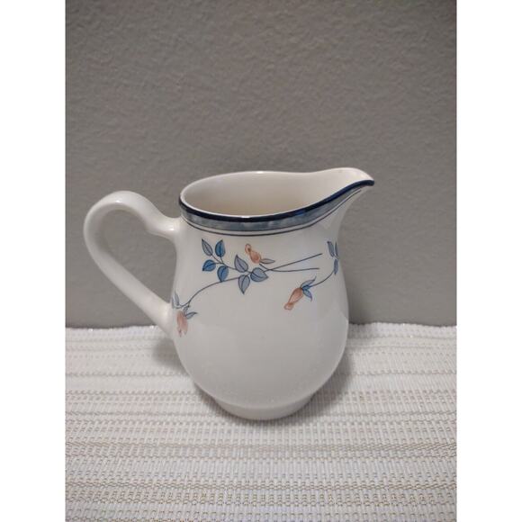 Noritake Keltcraft EASTFAIR Ireland 9171 Blue Trim Stoneware Creamer Pourer - Picture 1 of 6